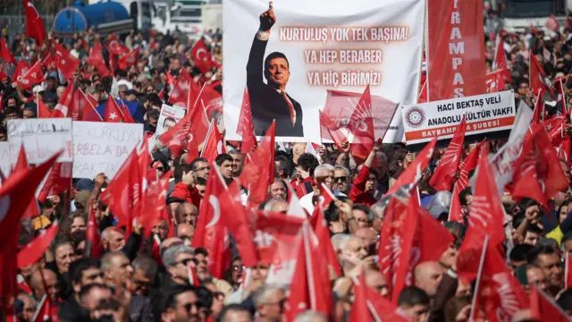 CHP İLK DEFA ‘SOSYAL DEMOKRAT’ PARTİ GİBİ! (Fikri Günay)